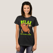Relax Funny Smoking Sloth T-Shirt (Vorne ganz)