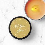 Relax Script Lass Liebe Glow Editable Color Weddin Runder Aufkleber<br><div class="desc">Gastgeschenk Hochzeit Aufkleber mit den Worten "Liebe lass Glühen" in einem entspannenden kursiven Skript in Weiß vor einem bearbeitbaren Hintergrund Farbe (klicken Sie auf anpassen, um zu erreichen). Personalisieren Sie es, indem Sie den Platzhalter-Text ersetzen. Für weitere Optionen, wie zum Beispiel den Schriftart zu ändern und ihn zu verändern, erweitern...</div>