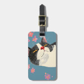 Relaxed Black and White Cat Gepäckanhänger (Vorderseite vertikal)