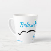 Relaxt & Forward Latte Tasse von Anna Blake. (Linke Ecke)