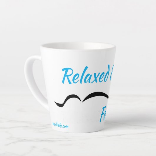 Relaxt & Forward Latte Tasse von Anna Blake. (Linke Ecke)