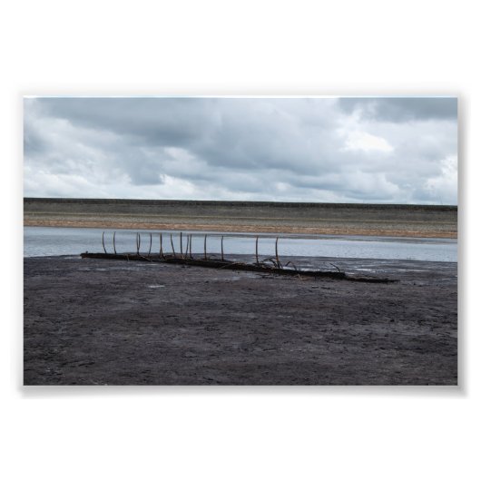 Relic of the Deep: Sunken Boat at Warland Dam Fotodruck (Vorne)