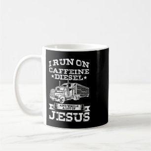 Religiöse LKW-Fahrer laufen auf Koffein-Lot Kaffeetasse