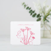 Religiöse Monogram Pink Wildblume Wedding RSVP (Stehend Vorderseite)