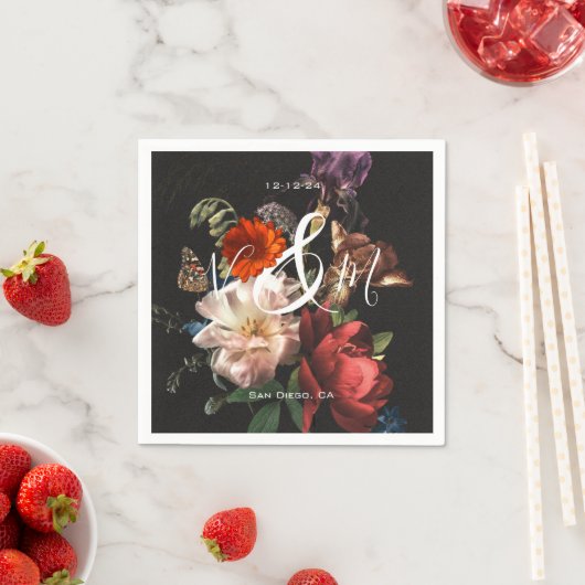 Rembrandt Dark & Moody Floral Monogram Napkins Serviette (Beispiel)