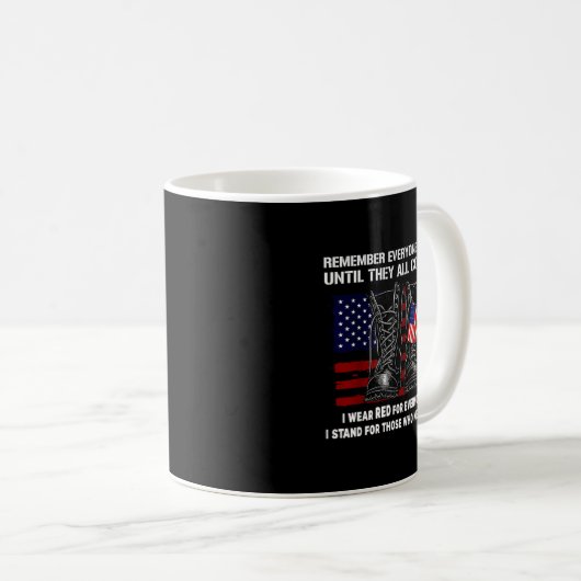 Remember Everyone Deployed Friday Military America Kaffeetasse (VorderseiteRechts)