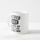 Remüde 2023 arbeitete ich mein ganzes Leben für di Kaffeetasse (Vorderseite Links)