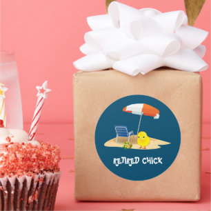 Remüde Chick - Beachszene Runder Aufkleber