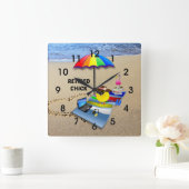 Remüde Kick am Strand, niedlich und farbenfroh Quadratische Wanduhr (Zuhause)