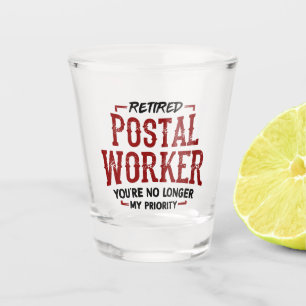 Remüde Postarbeiter Mailman Retirement Funny Gag Schnapsglas