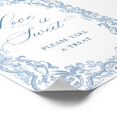 Renaissance Verziert Dusty Blue Floral Liebe ist s Poster (Ecke)