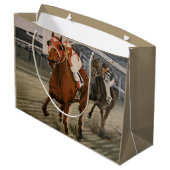 Rennen um gedankenvolle Pferde Große Geschenktüte (Rückseite Schrägansicht)