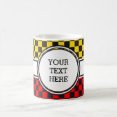 Rennwagenmuster + Ihr Hintergrund & Text Kaffeetasse (Mittel)