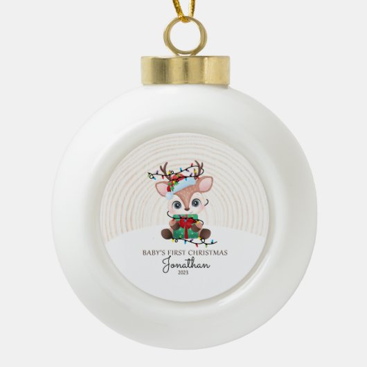 Rentier mit Lights Baby First Christmas Keramik Kugel-Ornament (Vorderseite)
