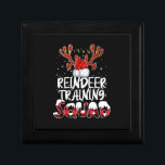 Rentier Training Squad Red Kariert Christmas Hat X Erinnerungskiste<br><div class="desc">Rentier Training Squad Red Kariert Christmas Hat Weihnachtsfamilie</div>