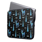 Rentiere, Schneeflocken, Weihnachtsmuster Laptopschutzhülle (Vorderseite Links)