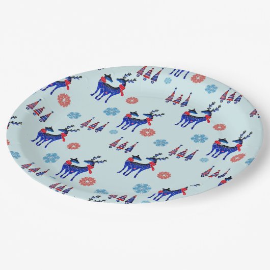 Rentiere, Weihnachtsbäume und Schneeflocken-Muster Pappteller (Schrägansicht)