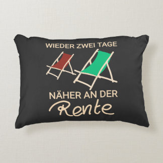 Rentner meme Wieder ein Tag näher an der Rente Dekokissen