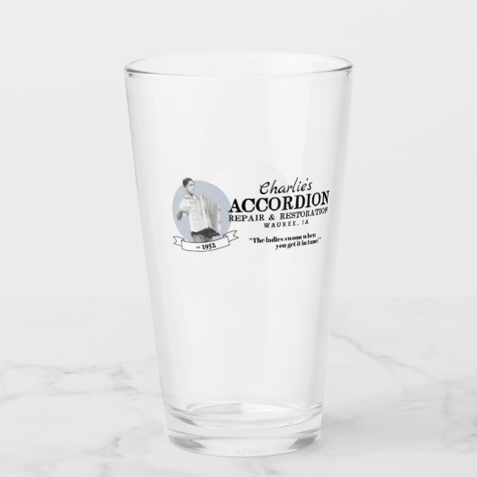 Reparatur und Restaurierung von Charlie-Akkordeon Glas (Vorderseite)