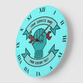 Reparaturmechaniker-Klempner mit rotem Schlüssel Große Wanduhr (Winkel)