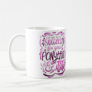Reparieren Sie Ihren Pferdeschwanz und Kaffeetasse