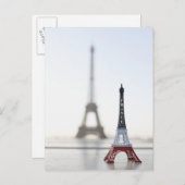 Replik des Eiffelturms mit Original-Turm Postkarte (Vorne/Hinten)