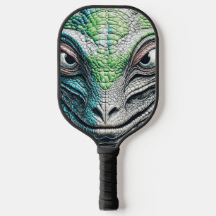 Reptilian Lizard Man Alien Extraterrestrial wird Pickleball Schläger