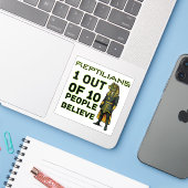 Reptilien-Yikes-Fakt Aufkleber (Laptop mit iPhone)