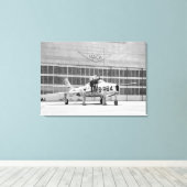 Republik F-84F auf dem Ramp am Moffett Field Leinwanddruck (Insitu (Holzboden))