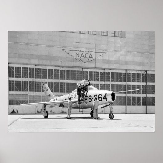 Republik F-84F auf dem Ramp am Moffett Field Poster (Vorne)