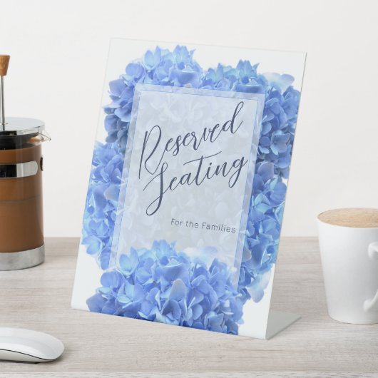 Reservierte Blue Hydrangeas Hochzeitsempfehlung Sockelschild (In SItu)