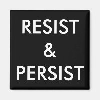 Residenz & Persist, weiße Buchstaben auf schwarzem