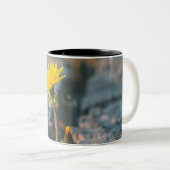 Resilient Dandelion Two-Tone Coffee Mug Zweifarbige Tasse (VorderseiteRechts)