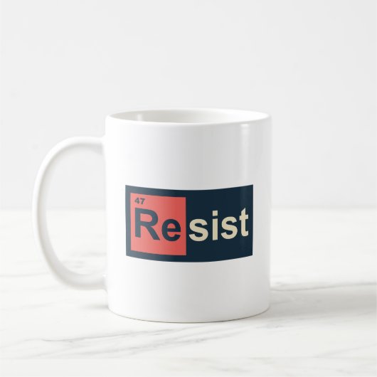Resist 47 Periodisches Trump-Element Kaffeetasse (Links)