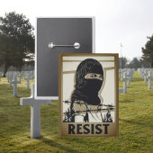 Resist Button - Frau in der Skischule