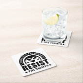 Resist der Zollpinguin Rechteckiger Pappuntersetzer (Vor Ort)