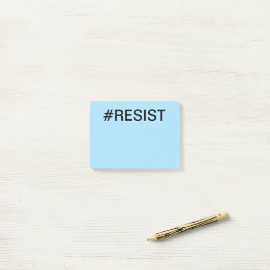 #Resist fett schwarzer Text auf hellblau Post-it Klebezettel (Auf Schreibtisch)