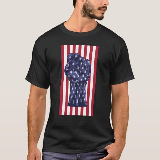 Resist Fist American Flag Activism Rise Up T-Shirt (Vorderseite)