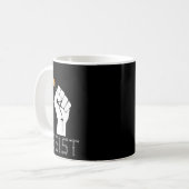 Resist Funny Gift Idee für Elektroingenieure Kaffeetasse (Vorderseite Links)