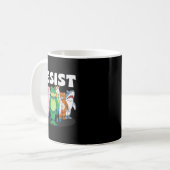 Resist No King Rtland Frog Costume Activists Group Kaffeetasse (Vorderseite Links)