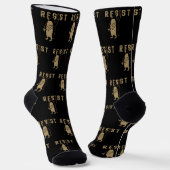Resist Penguin Activism Graphic Design Vintag Socken (Gewinkelt)