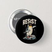 Resist Penguin Holding Fish Funny Protest Vintag Button (Vorne & Hinten)