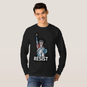 Resist Tariffs Pinguin Protest Statue of Liberty F T-Shirt (Vorne ganz)