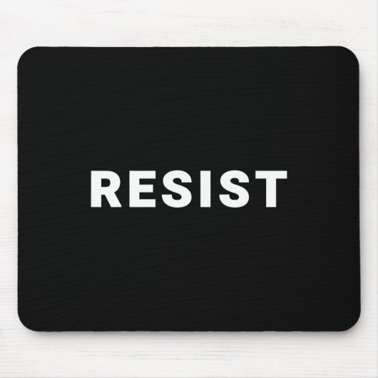 Resist Tee Shirt gegen Trump Mousepad (Vorne)