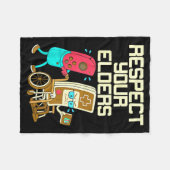 Respect Your Elders Retro Gaming Funny Gamer Contr Fleecedecke (Vorderseite (Horizontal))