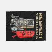Respect Your Elders Retro Gaming Funny Gamer Contr Fleecedecke (Vorderseite (Horizontal))