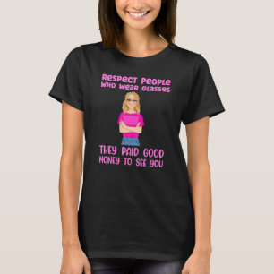 Respektieren Menschen, die Brille tragen, haben da T-Shirt