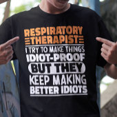 Respiratorischer Therapeut versuche, die Dinge lus T-Shirt