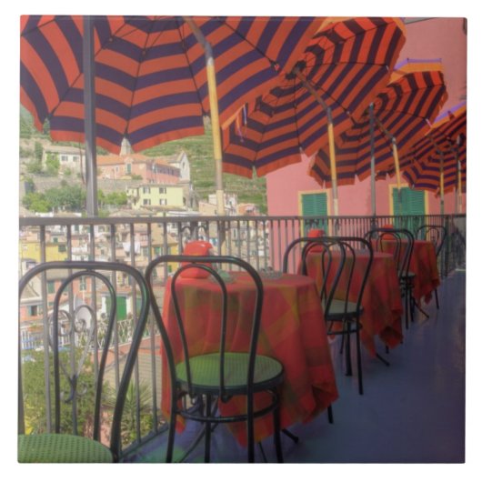 Restaurant in der hügeligen Stadt Vernazza, Cinque Fliese (Vorderseite)