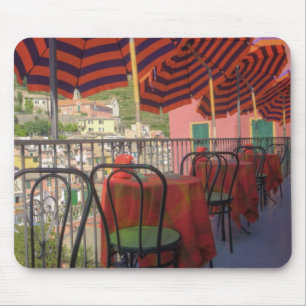 Restaurant in der Hügellandschaft von Vernazza, Ci Mousepad